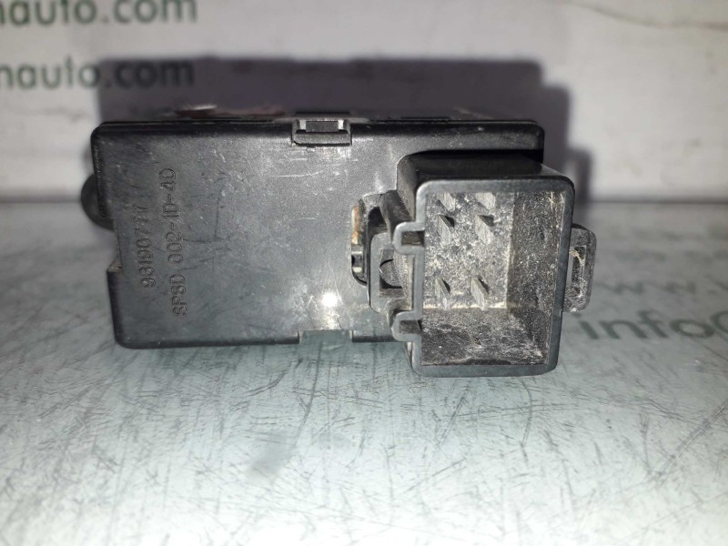 Recambio de mando elevalunas trasero derecho para daewoo nubira berlina classic se referencia OEM IAM 96190777   Recambio de mando elevalunas trasero derecho para daewoo nubira berlina classic se referencia OEM IAM 96190777