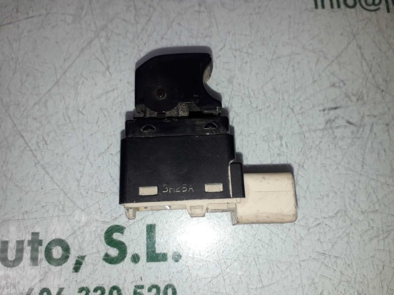 Recambio de mando elevalunas trasero derecho para daewoo kalos 1.2 se referencia OEM IAM 3H25A  