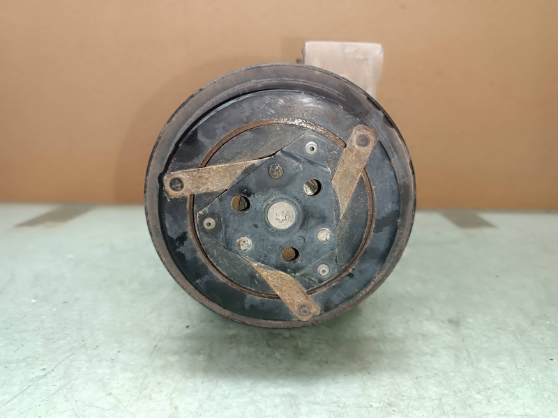 Recambio de compresor aire acondicionado para nissan almera tino (v10m) ambience referencia OEM IAM 92600BN301 EA051 CALSONIC