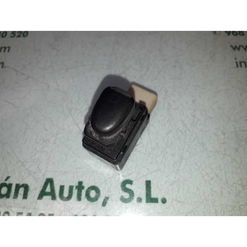 Recambio de mando elevalunas delantero derecho para daewoo lanos cool referencia OEM IAM 620W0531  