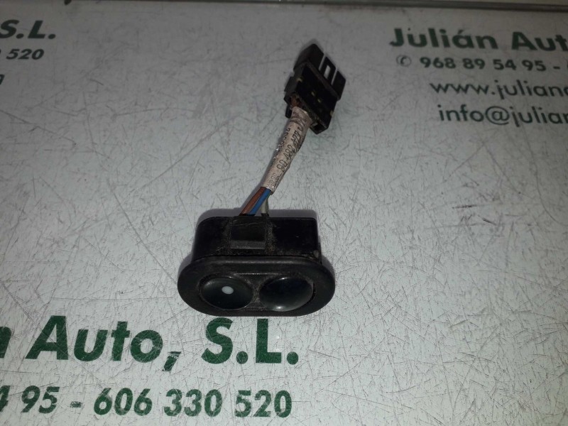 Recambio de mando elevalunas delantero izquierdo para opel corsa b viva referencia OEM IAM 90482477 03930716 