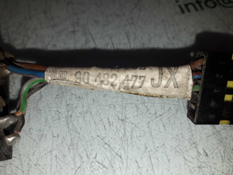 Recambio de mando elevalunas delantero izquierdo para opel corsa b viva referencia OEM IAM 90482477 03930716 