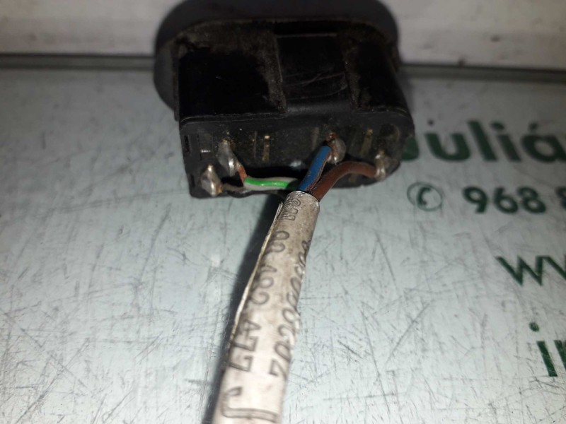 Recambio de mando elevalunas delantero izquierdo para opel corsa b viva referencia OEM IAM 90482477 03930716 