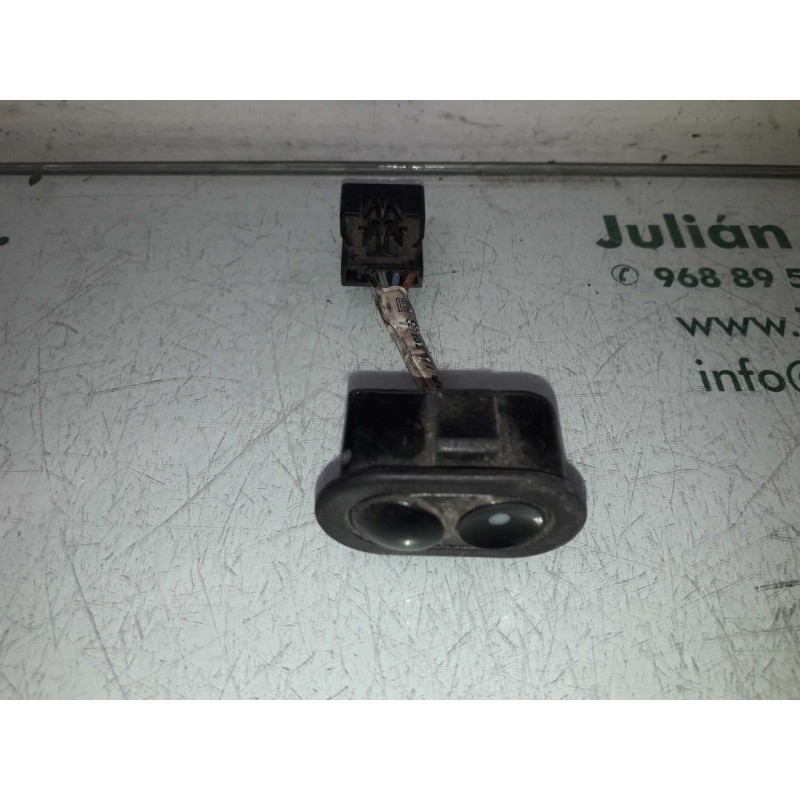 Recambio de mando elevalunas delantero izquierdo para opel corsa b viva referencia OEM IAM 90482477 03930716 