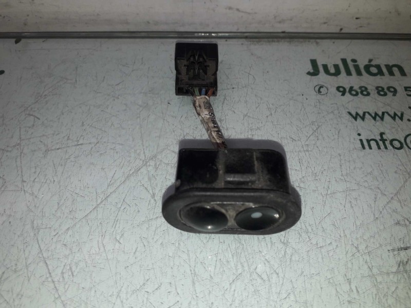 Recambio de mando elevalunas delantero izquierdo para opel corsa b viva referencia OEM IAM 90482477 03930716 