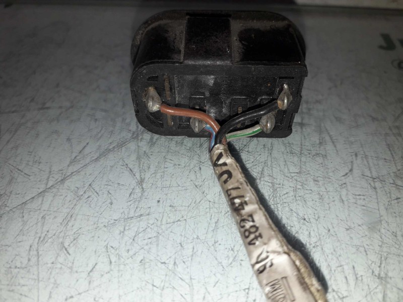 Recambio de mando elevalunas delantero izquierdo para opel corsa b viva referencia OEM IAM 90482477 03930716 