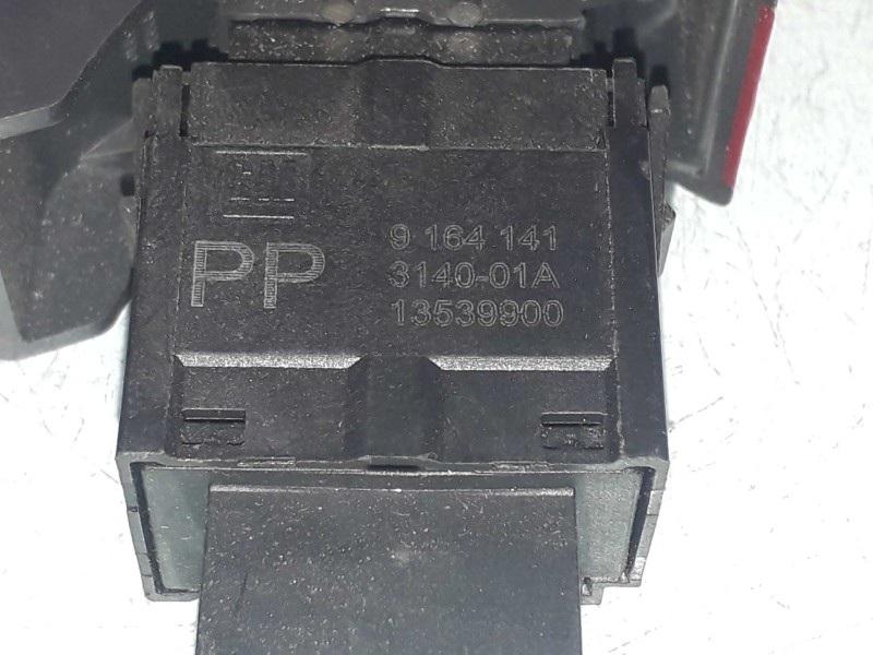 Recambio de warning para opel corsa c comfort referencia OEM IAM 9164141 314001A 