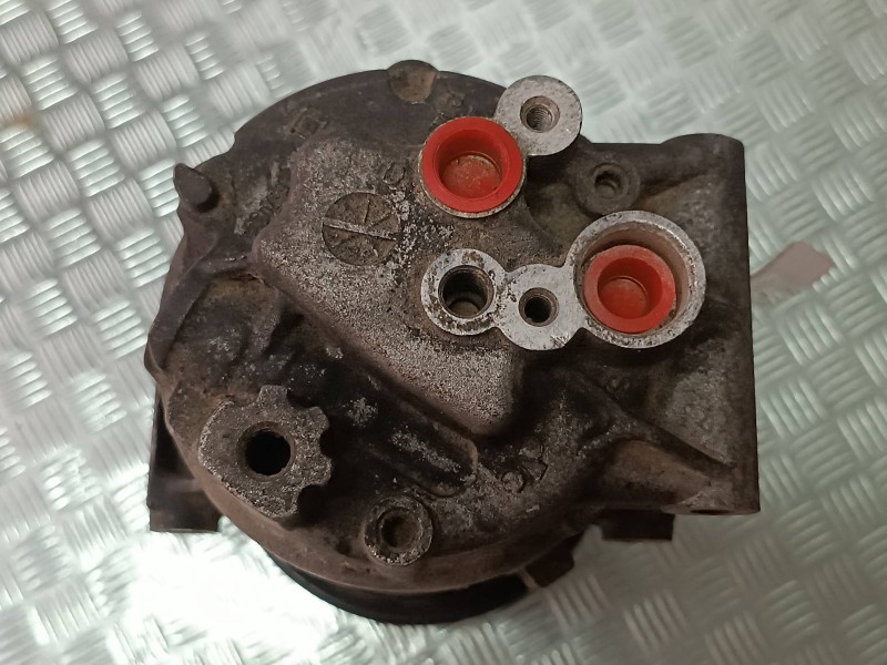 Recambio de compresor aire acondicionado para nissan almera (n16/e) acenta referencia OEM IAM 6561318  DELPHI