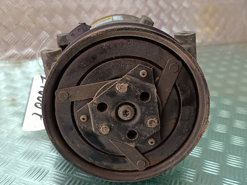 Recambio de compresor aire acondicionado para nissan almera (n16/e) acenta referencia OEM IAM 6561318  DELPHI