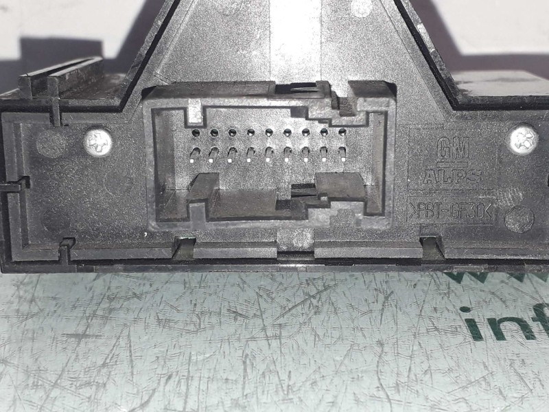 Recambio de warning para opel corsa d cosmo referencia OEM IAM 13189529 25197833 