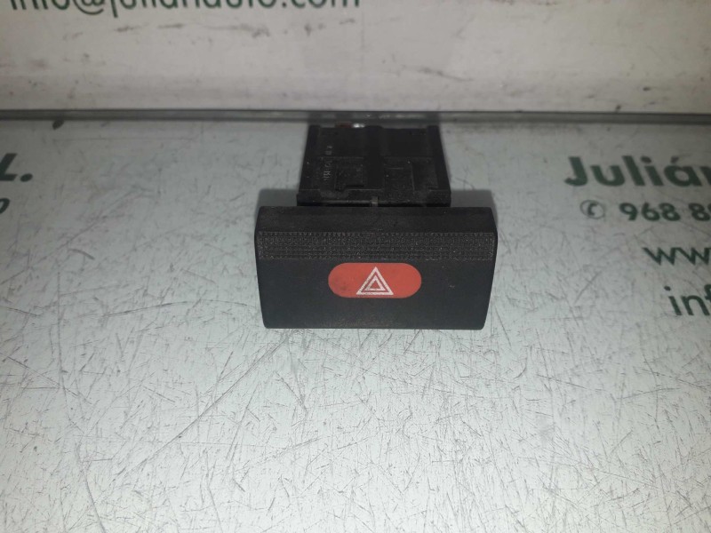 Recambio de warning para opel vectra b berlina básico (1999) referencia OEM IAM 09134513 09138047  Recambio de warning para opel vectra b berlina básico (1999) referencia OEM IAM 09134513 09138047