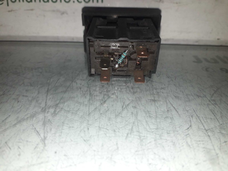 Recambio de warning para opel vectra b berlina básico (1999) referencia OEM IAM 09134513 09138047  Recambio de warning para opel vectra b berlina básico (1999) referencia OEM IAM 09134513 09138047