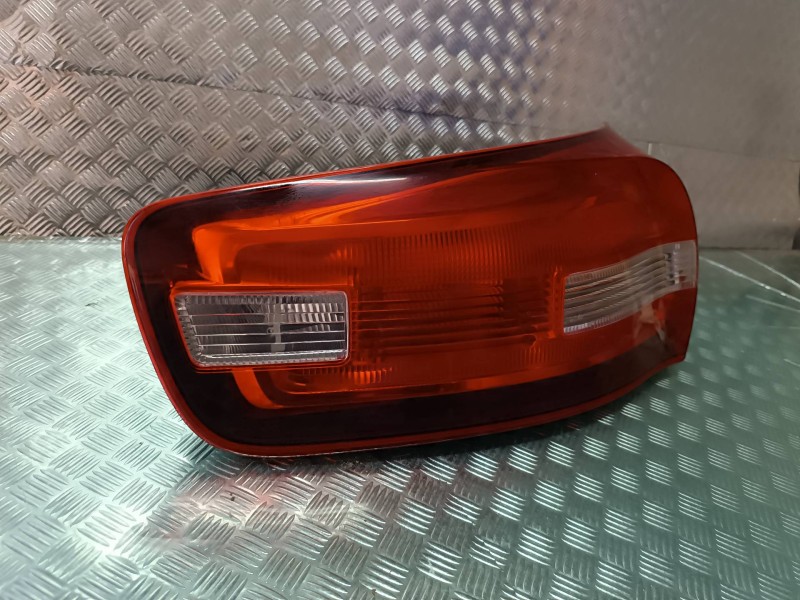 Recambio de piloto trasero derecho para citroen c4 picasso feel referencia OEM IAM   HELLA