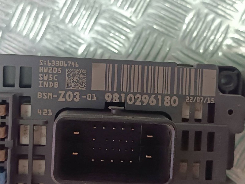 Recambio de caja reles / fusibles para citroen c4 picasso feel referencia OEM IAM 9810296180 BSMZ0301 DELPHI