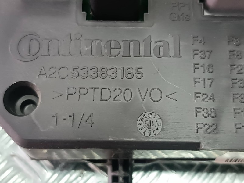 Recambio de caja reles / fusibles para citroen c4 picasso feel referencia OEM IAM 9806687980 BSIQ0401 CONTINENTAL