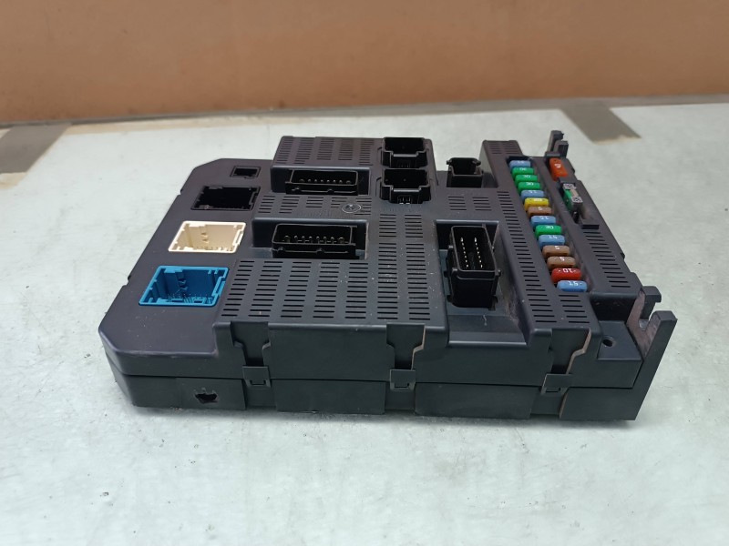 Recambio de caja reles / fusibles para citroen c4 berlina collection referencia OEM IAM 9663798480 BSI 2004 P0800 VALEO