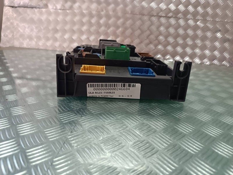 Recambio de caja reles / fusibles para citroen c4 picasso feel referencia OEM IAM 9806687980 BSIQ0401 CONTINENTAL