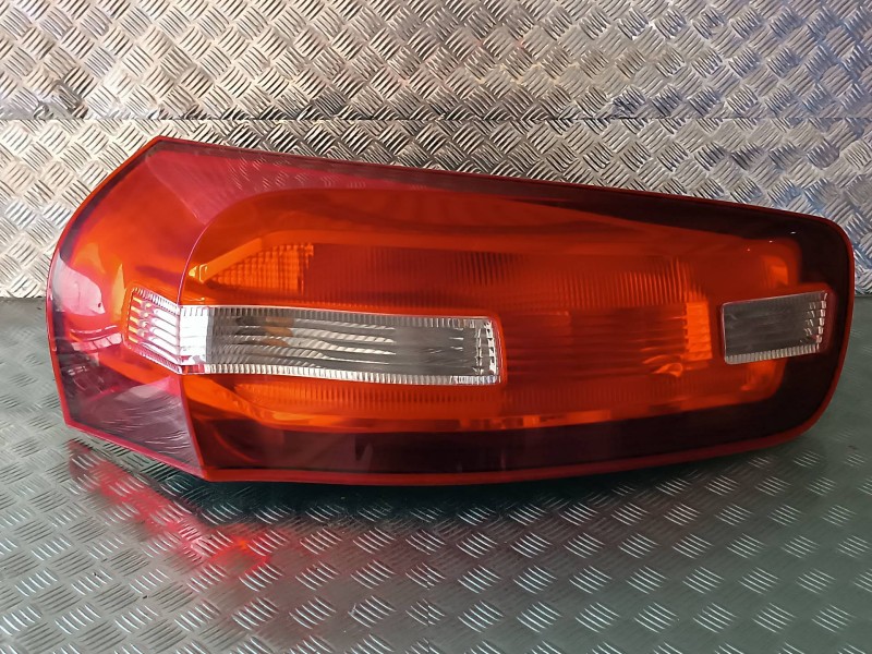 Recambio de piloto trasero izquierdo para citroen c4 picasso feel referencia OEM IAM   HELLA