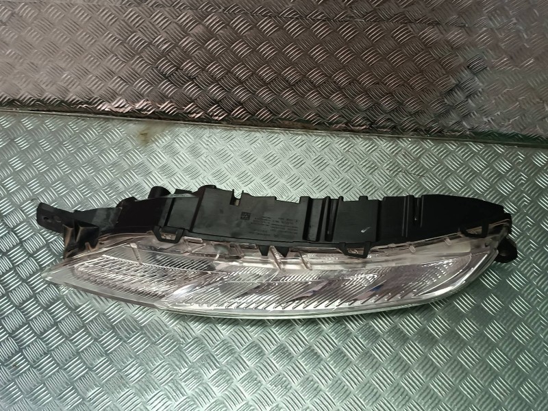 Recambio de piloto delantero izquierdo para citroen c4 picasso feel referencia OEM IAM 9676036380  VALEO