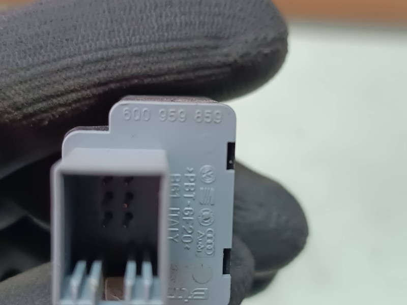 Recambio de interruptor para seat ibiza (6l1) cool referencia OEM IAM 6Q0959859 CONECTOR 4 PINES SEGURO ELEVALUNAS