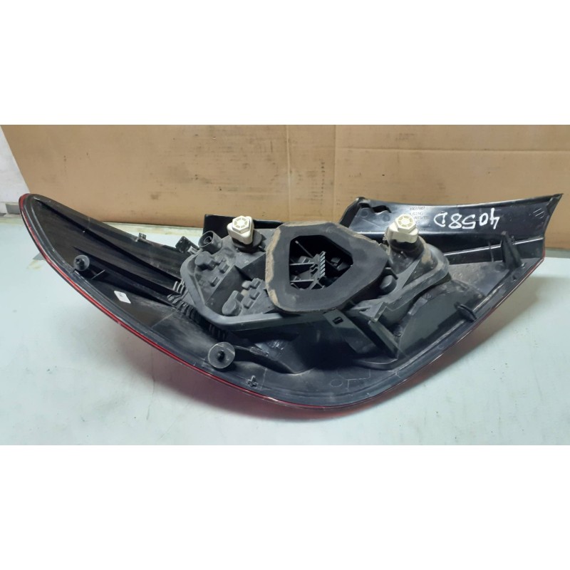 Recambio de piloto trasero derecho para opel corsa d selective referencia OEM IAM 13269051 89037887 89037877A