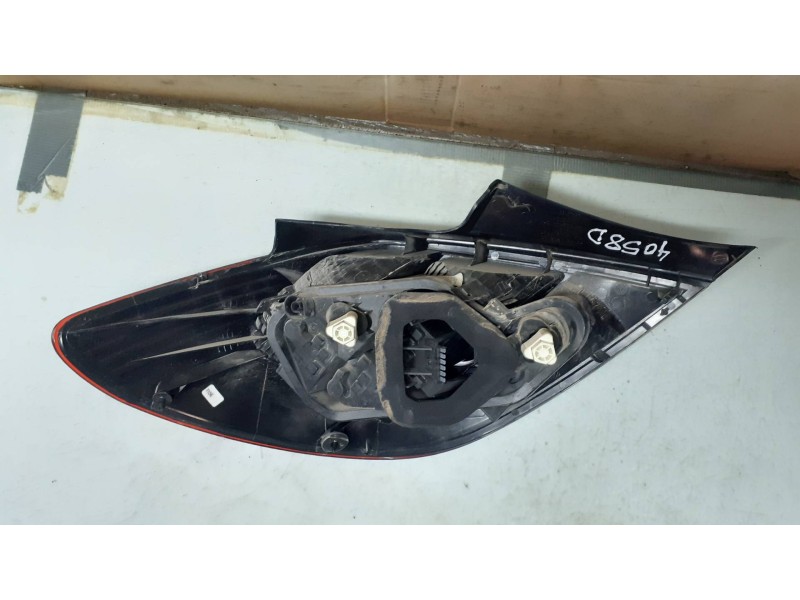 Recambio de piloto trasero derecho para opel corsa d selective referencia OEM IAM 13269051 89037887 89037877A