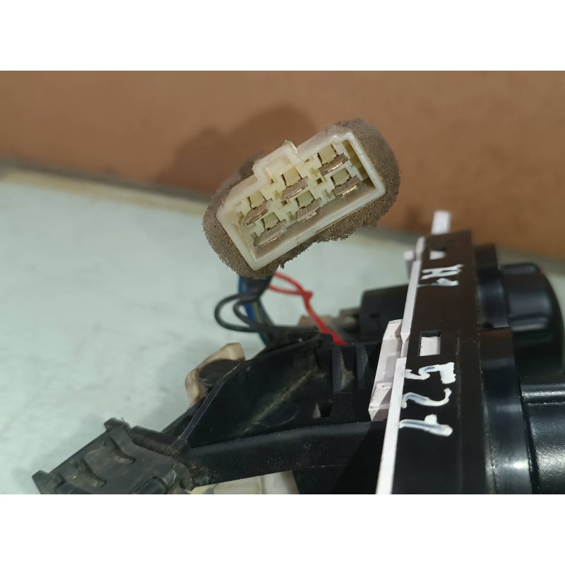 Recambio de mando climatizador para hyundai h 1 h 1 furg.caja cerr.c. puerta referencia OEM IAM   