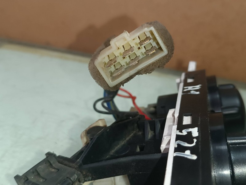 Recambio de mando climatizador para hyundai h 1 h 1 furg.caja cerr.c. puerta referencia OEM IAM   