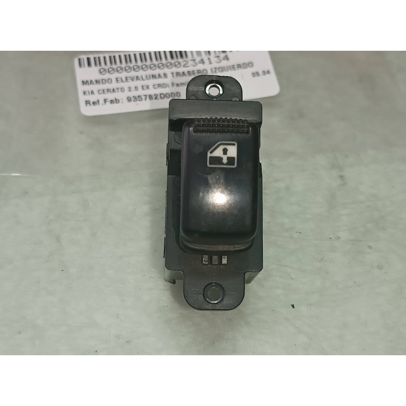 Recambio de mando elevalunas trasero izquierdo para kia cerato 2.0 ex crdi familiar (5-ptas.) referencia OEM IAM 935782D000 BLAN