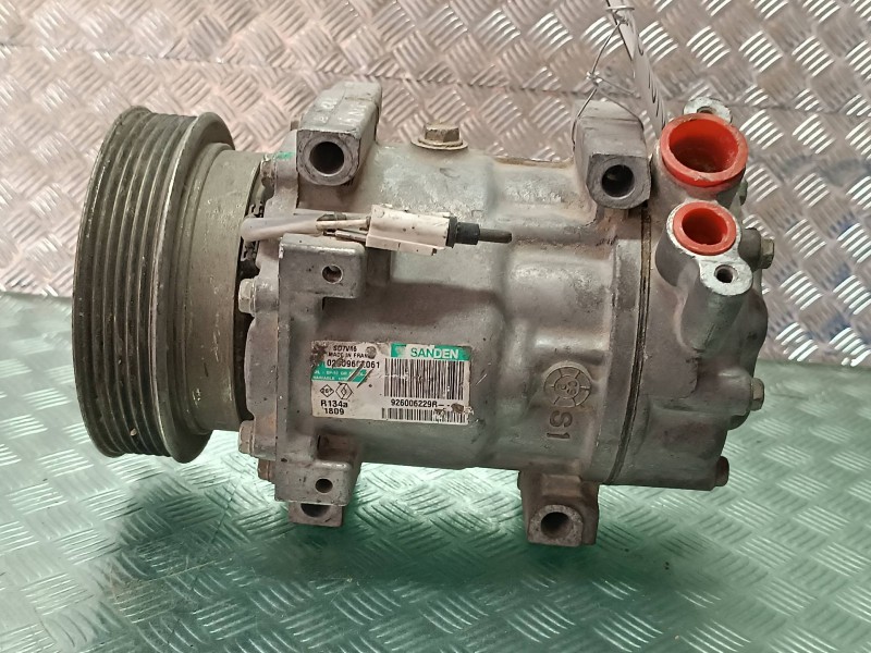 Recambio de compresor aire acondicionado para dacia sandero ambiance referencia OEM IAM 926006229R SD7V16 SANDEN