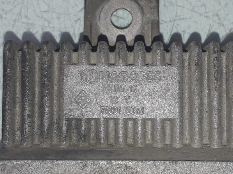 Recambio de caja precalentamiento para opel vivaro combi 2.7t corto referencia OEM IAM 7700115078  NAGARES