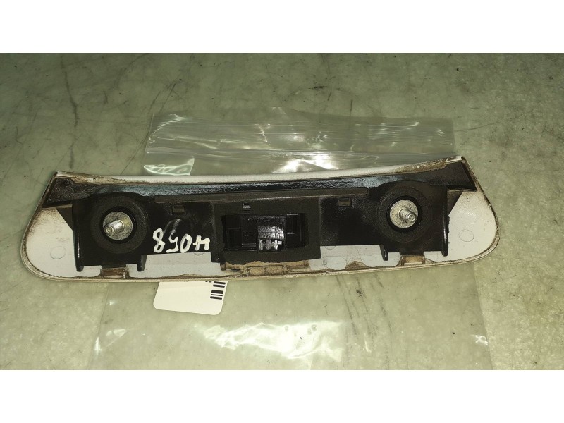 Recambio de maneta exterior porton para opel corsa d selective referencia OEM IAM   BLANCO