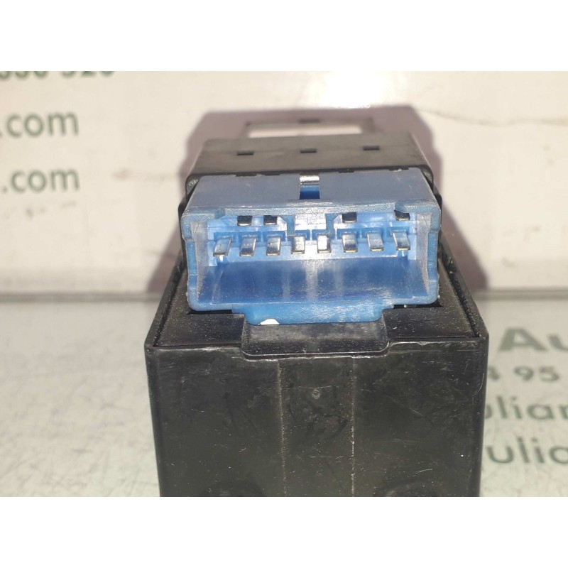 Recambio de mando elevalunas delantero izquierdo para daewoo leganza 2.0 cdx referencia OEM IAM 86190771 96190775 96206611