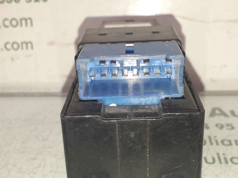 Recambio de mando elevalunas delantero izquierdo para daewoo leganza 2.0 cdx referencia OEM IAM 86190771 96190775 96206611