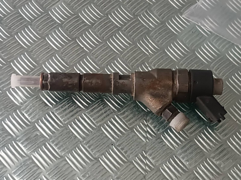 Recambio de inyector para peugeot 406 berlina (s1/s2) sldt referencia OEM IAM 9635196580 0445110008 BOSCH