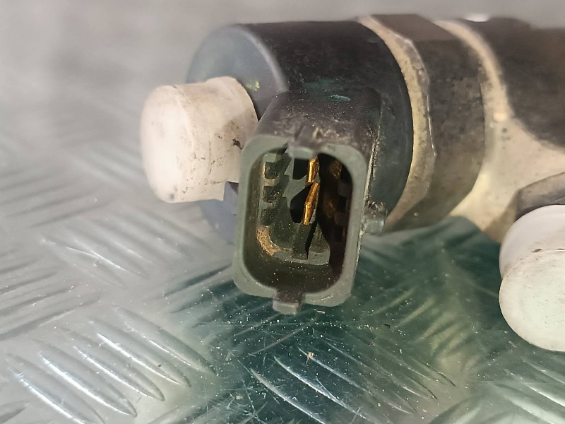 Recambio de inyector para peugeot 406 berlina (s1/s2) sldt referencia OEM IAM 9635196580 0445110008 BOSCH