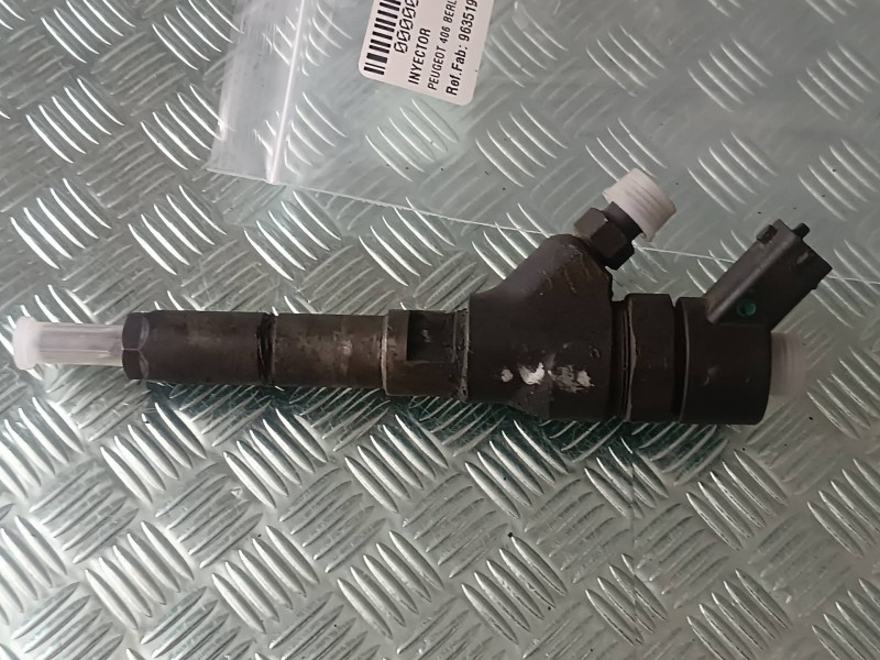 Recambio de inyector para peugeot 406 berlina (s1/s2) stdt referencia OEM IAM 9635196580 0445110008 BOSCH