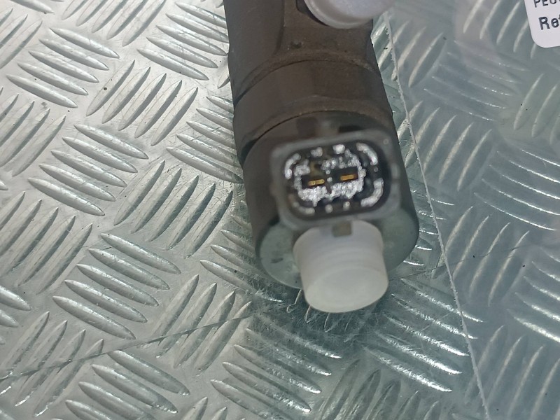 Recambio de inyector para peugeot 406 berlina (s1/s2) stdt referencia OEM IAM 9635196580 0445110008 BOSCH