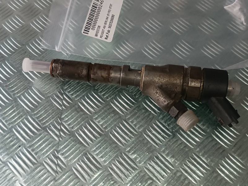 Recambio de inyector para peugeot 406 berlina (s1/s2) stdt referencia OEM IAM 9637536080 0445110044 BOSCH