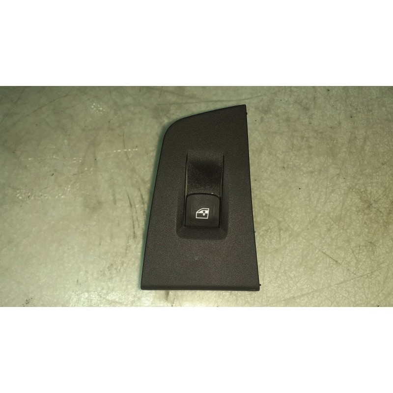 Recambio de mando elevalunas delantero derecho para bmw serie 1 lim. (f40) 118i referencia OEM IAM 7950756 AI01HW01 9471576