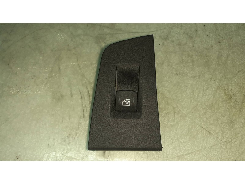 Recambio de mando elevalunas delantero derecho para bmw serie 1 lim. (f40) 118i referencia OEM IAM 7950756 AI01HW01 9471576