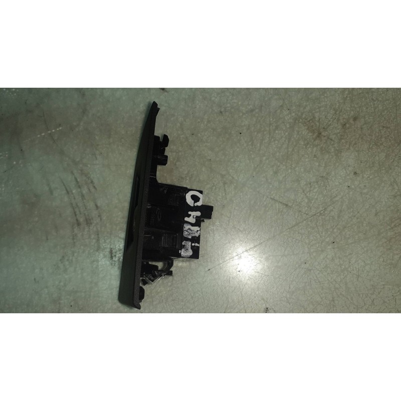 Recambio de mando elevalunas delantero derecho para bmw serie 1 lim. (f40) 118i referencia OEM IAM 7950756 AI01HW01 9471576