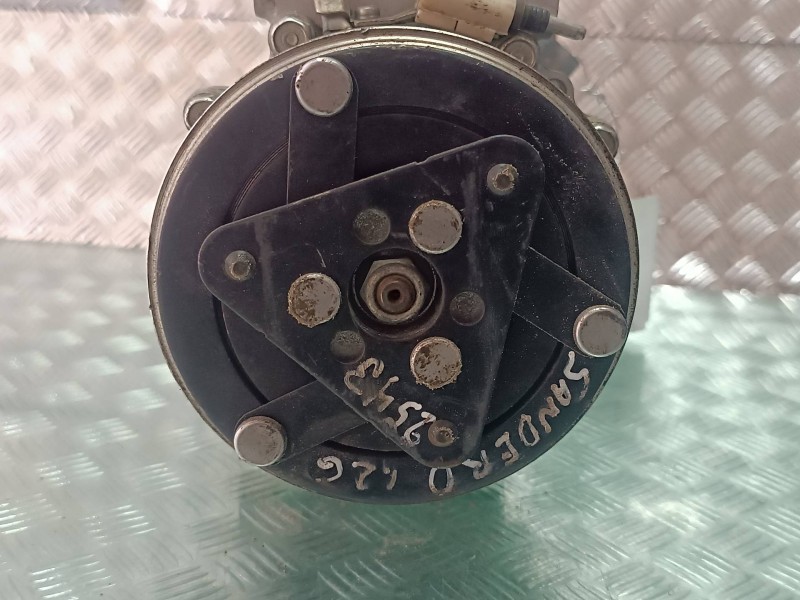 Recambio de compresor aire acondicionado para dacia sandero básico referencia OEM IAM 8200840899 SD6VDCF SANDEN