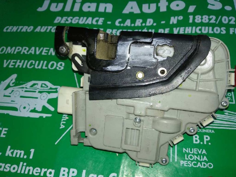 Recambio de cerradura puerta delantera izquierda para audi a1 (8x) attraction referencia OEM IAM 8X1837015 4+3 PINES BLANCO