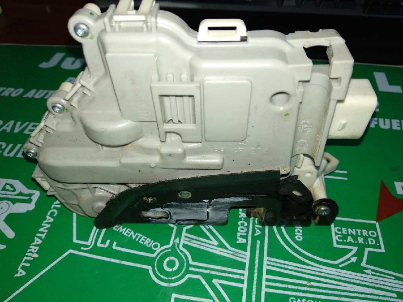 Recambio de cerradura puerta delantera izquierda para audi a1 (8x) attraction referencia OEM IAM 8X1837015 4+3 PINES BLANCO