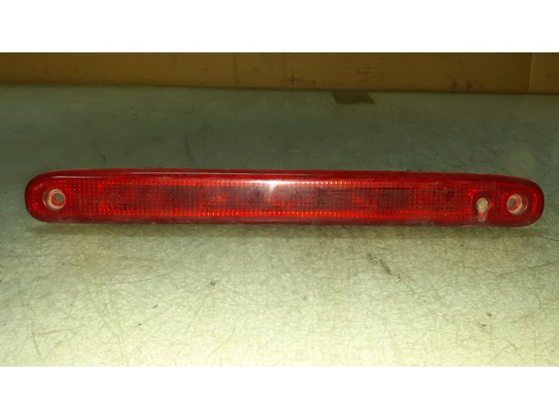 Recambio de luz central de freno para peugeot 107 urban referencia OEM IAM 3834  