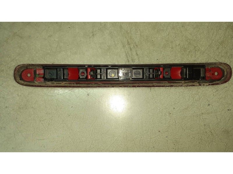 Recambio de luz central de freno para peugeot 107 urban referencia OEM IAM 3834  