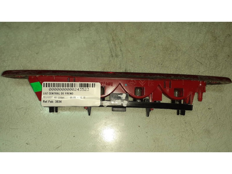 Recambio de luz central de freno para peugeot 107 urban referencia OEM IAM 3834  