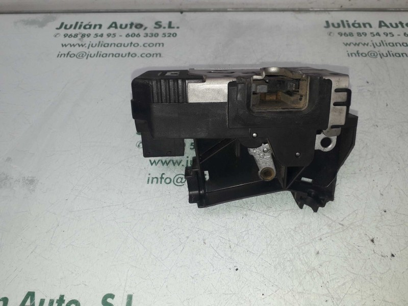 Recambio de cerradura puerta delantera derecha para opel astra g berlina club referencia OEM IAM 24414117  3 PINES