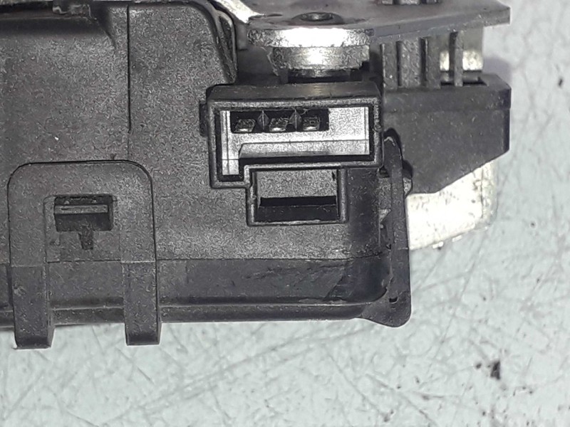 Recambio de cerradura maletero / porton para opel astra h berlina essentia referencia OEM IAM 172850415 495058724 